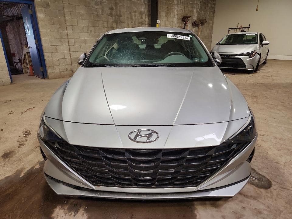 2021 HYUNDAI ELANTRA SE 5