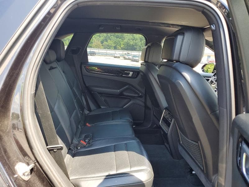 2019 PORSCHE CAYENNE 11