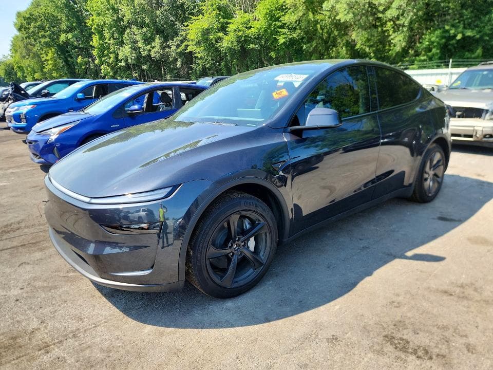 2026 TESLA MODEL Y 1