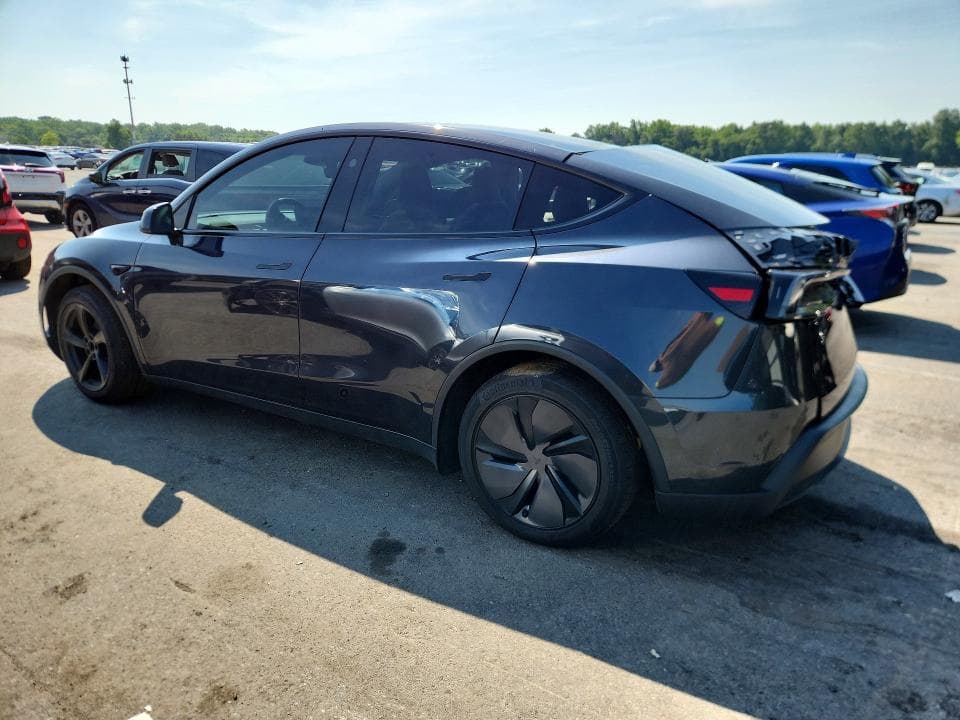 2026 TESLA MODEL Y 2