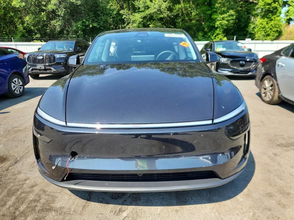 2026 TESLA MODEL Y 5