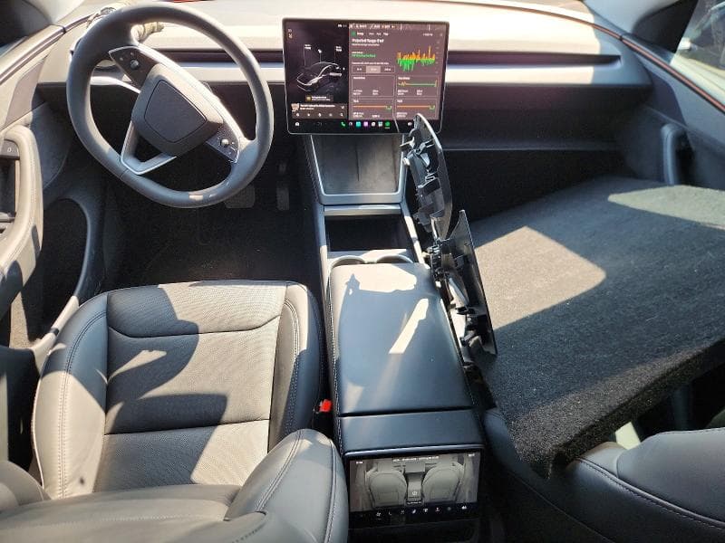 2026 TESLA MODEL Y 8