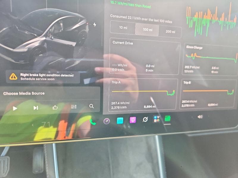 2026 TESLA MODEL Y 9