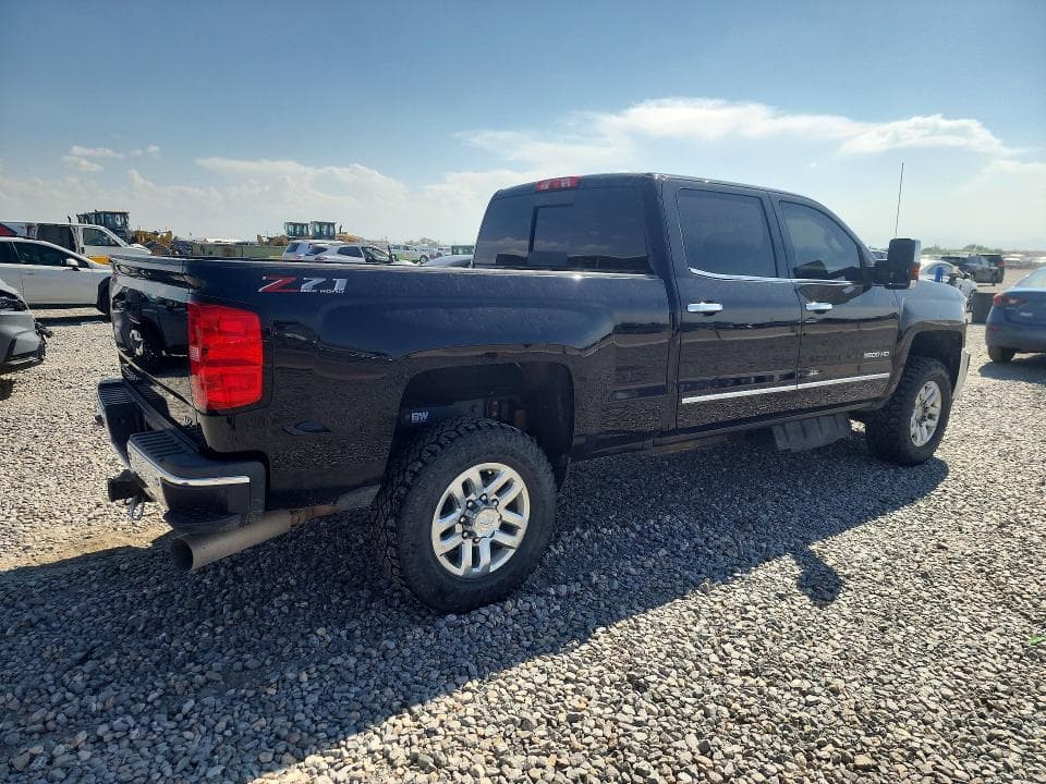 2019 CHEVROLET SILVERADO K3500 LTZ 3