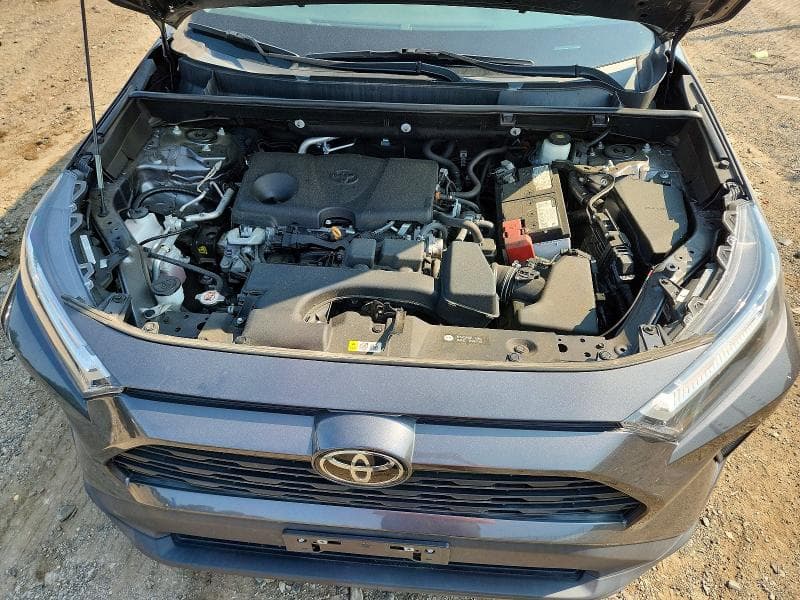 2022 TOYOTA RAV4 XLE 12