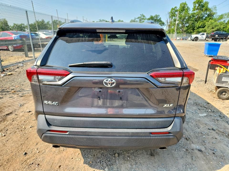 2022 TOYOTA RAV4 XLE 6