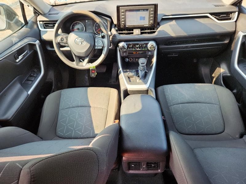 2022 TOYOTA RAV4 XLE 8