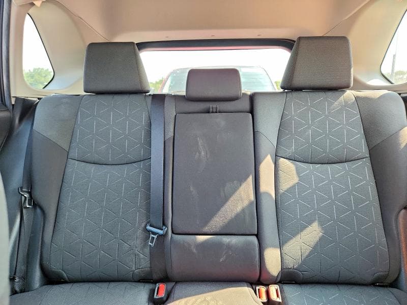 2022 TOYOTA RAV4 XLE 10