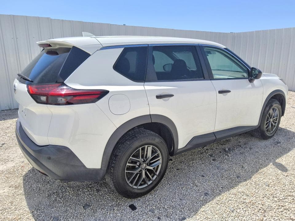 2021 NISSAN ROGUE S 3