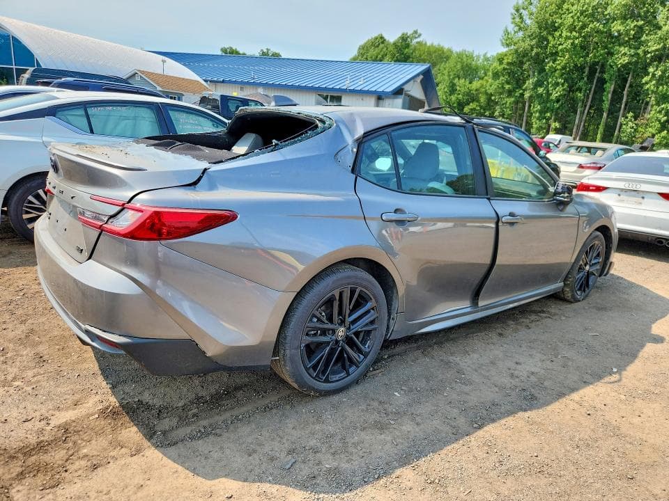 2025 TOYOTA CAMRY SE SE 3