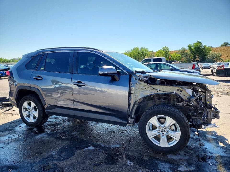 2020 TOYOTA RAV4 HYBRID XLE 4
