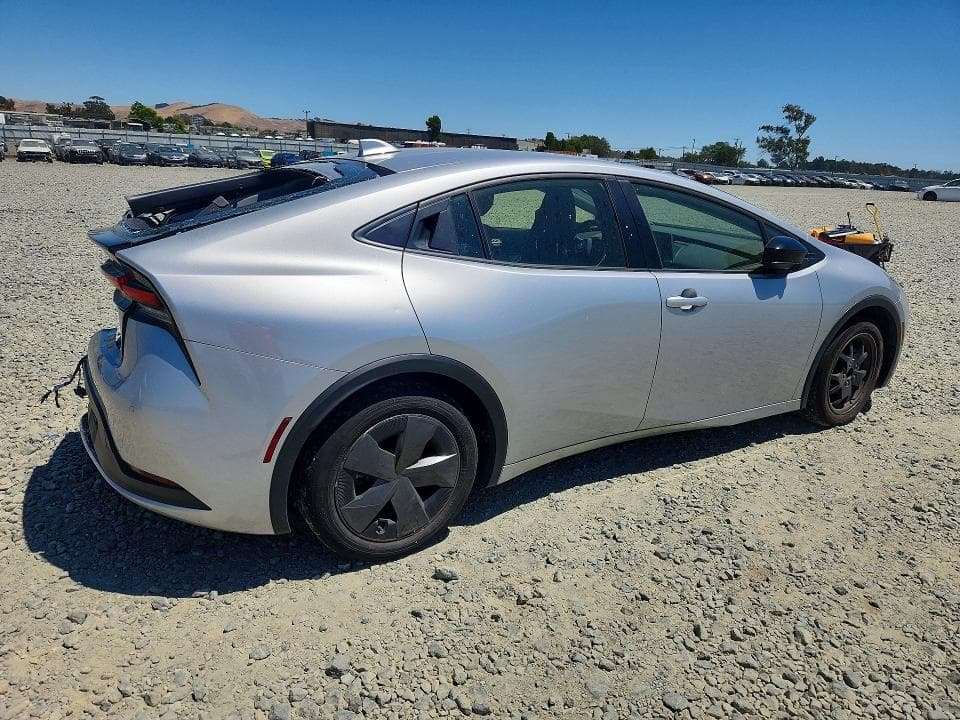 2024 TOYOTA PRIUS LE 3