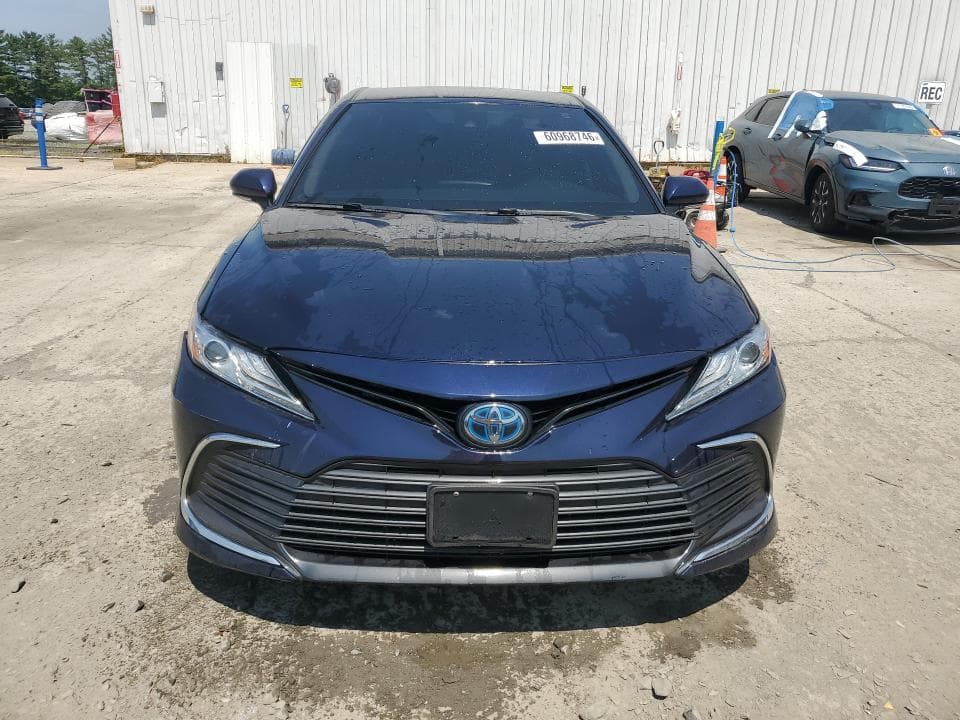 2022 TOYOTA CAMRY XLE 5