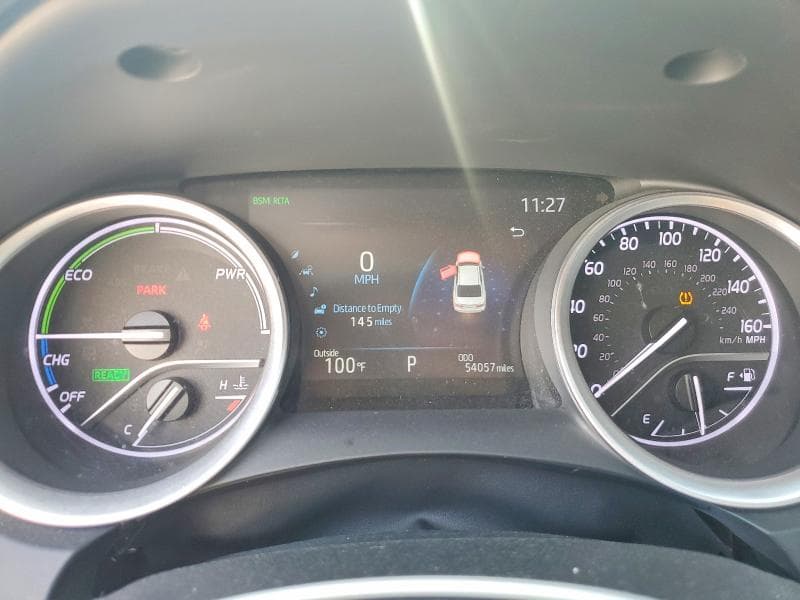 2022 TOYOTA CAMRY XLE 9