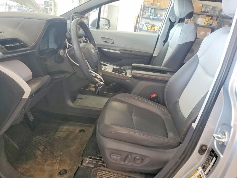 2021 TOYOTA SIENNA XSE 7