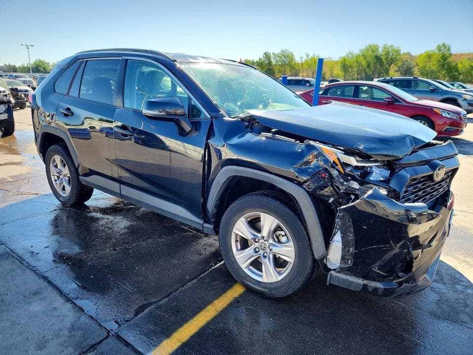 2023 TOYOTA RAV4 XLE 4