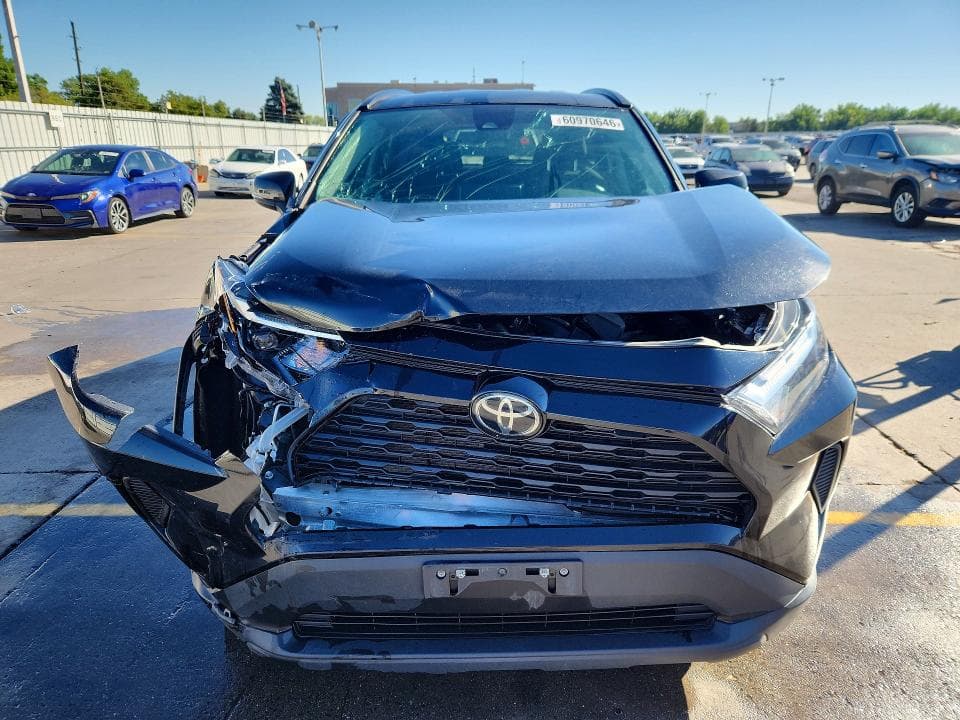 2023 TOYOTA RAV4 XLE 5