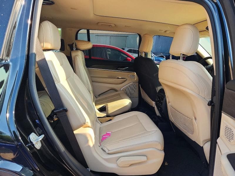 2021 JEEP GRAND CHEROKEE L LIMITED 11