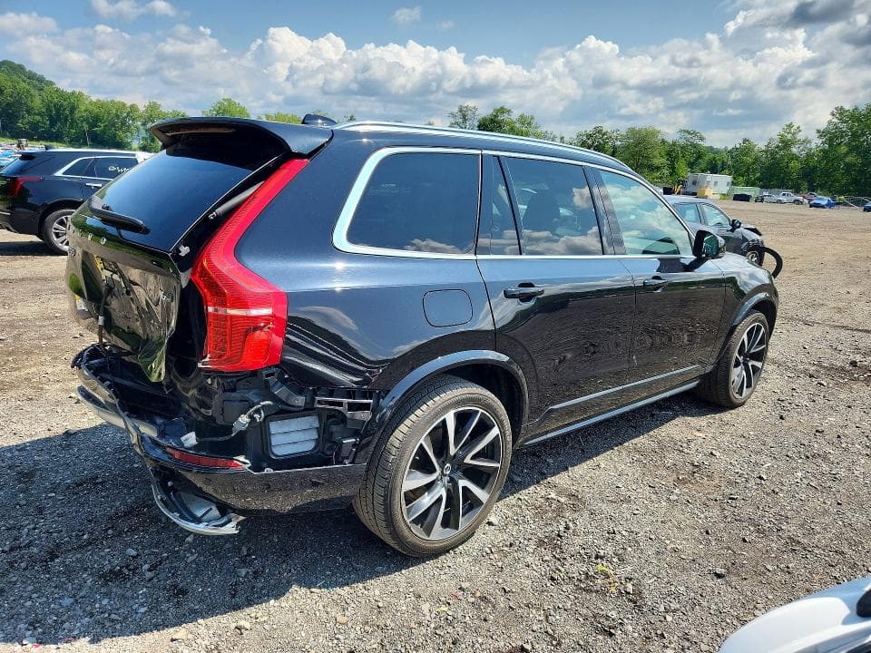 2021 VOLVO XC90 T6 MOMENTUM 3