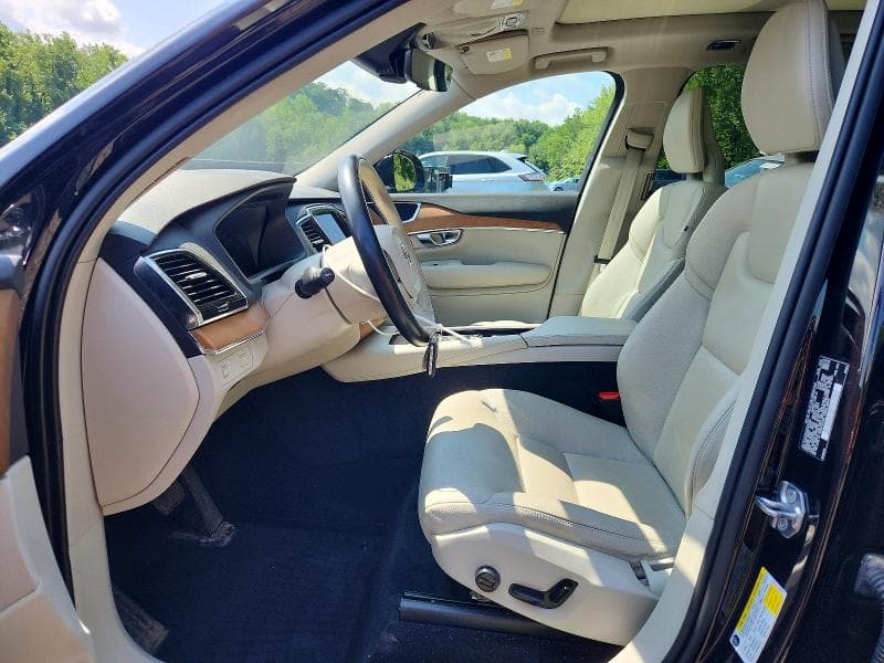 2021 VOLVO XC90 T6 MOMENTUM 7