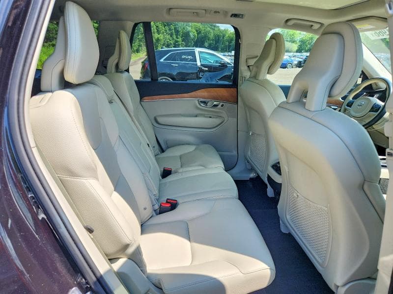 2021 VOLVO XC90 T6 MOMENTUM 10