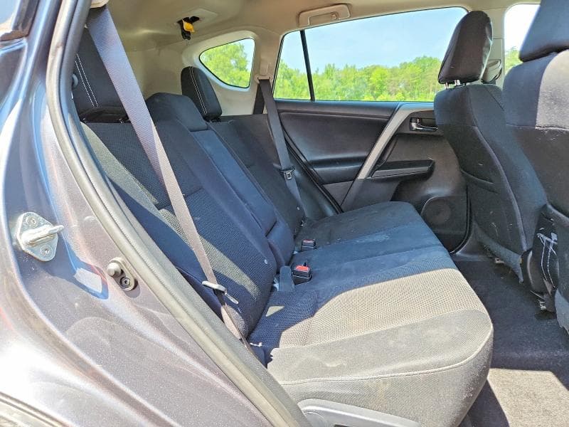 2016 TOYOTA RAV4 XLE 11
