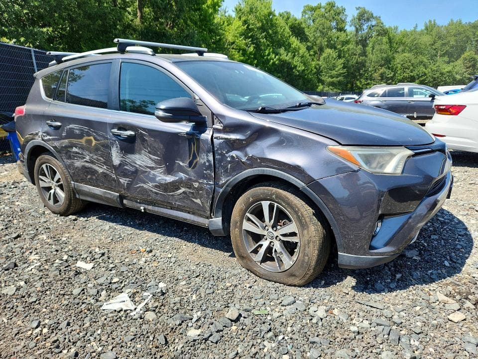 2016 TOYOTA RAV4 XLE 4