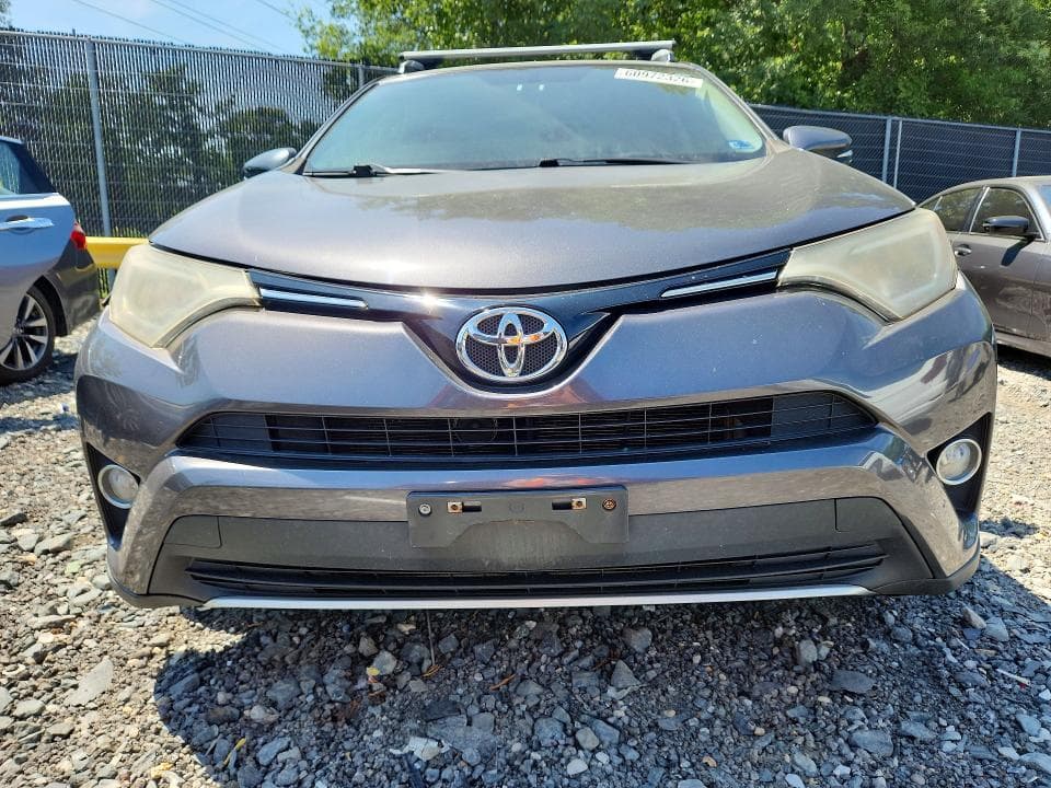 2016 TOYOTA RAV4 XLE 5