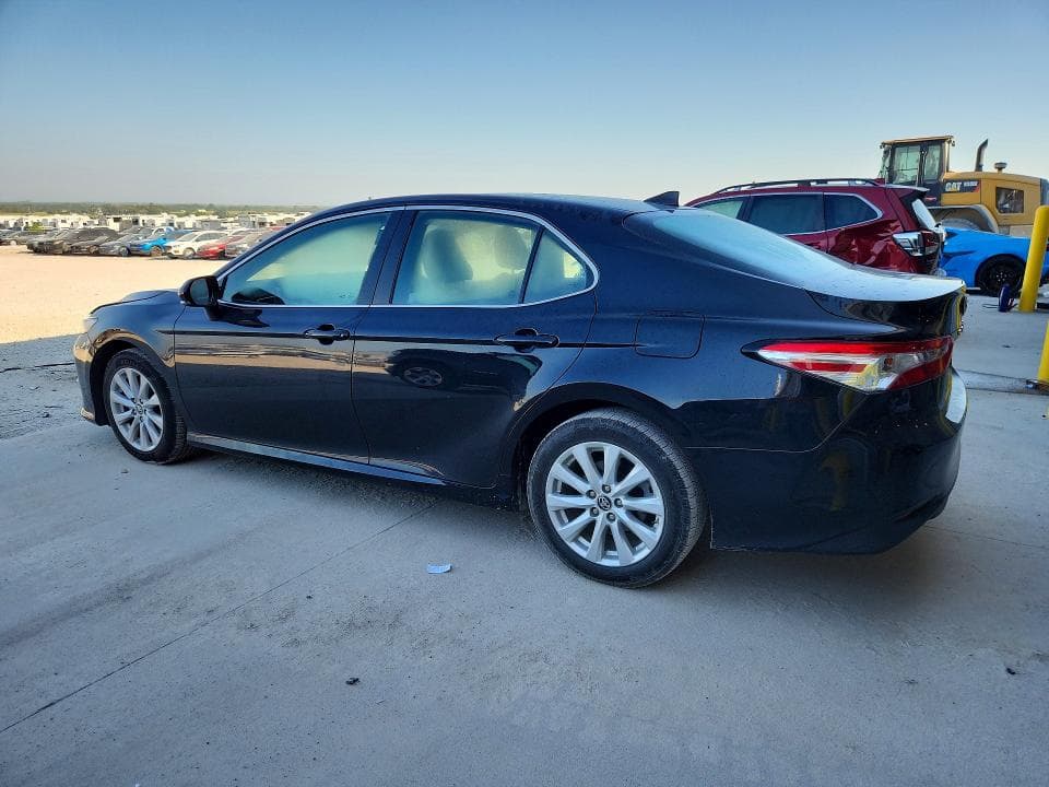 2019 TOYOTA CAMRY LE 2