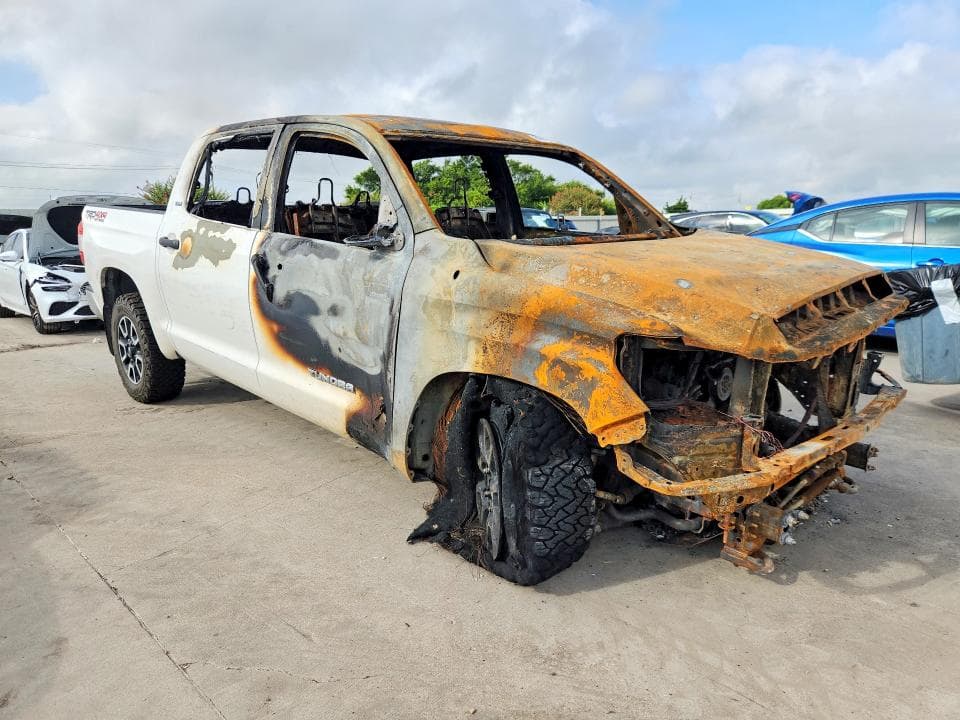 2018 TOYOTA TUNDRA CREWMAX SR5 4