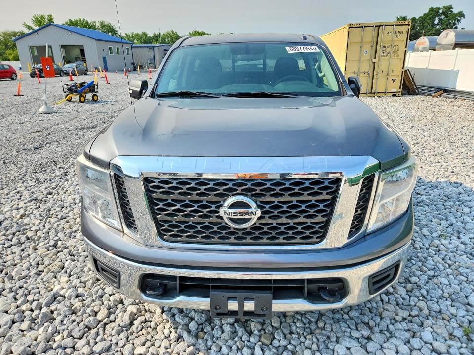 2017 NISSAN TITAN SV SV 5