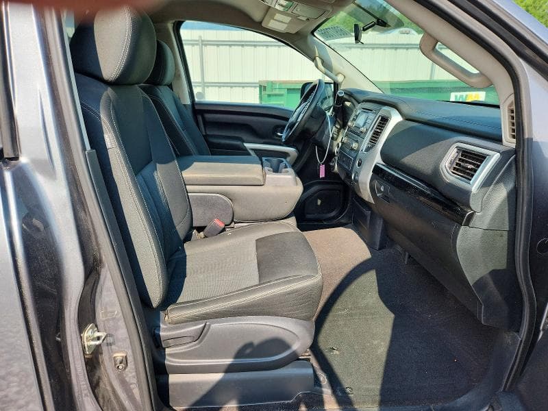 2017 NISSAN TITAN SV SV 10
