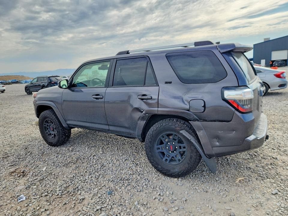 2022 TOYOTA 4RUNNER SR5 2