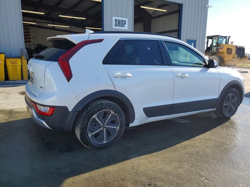 2023 KIA NIRO EX 3