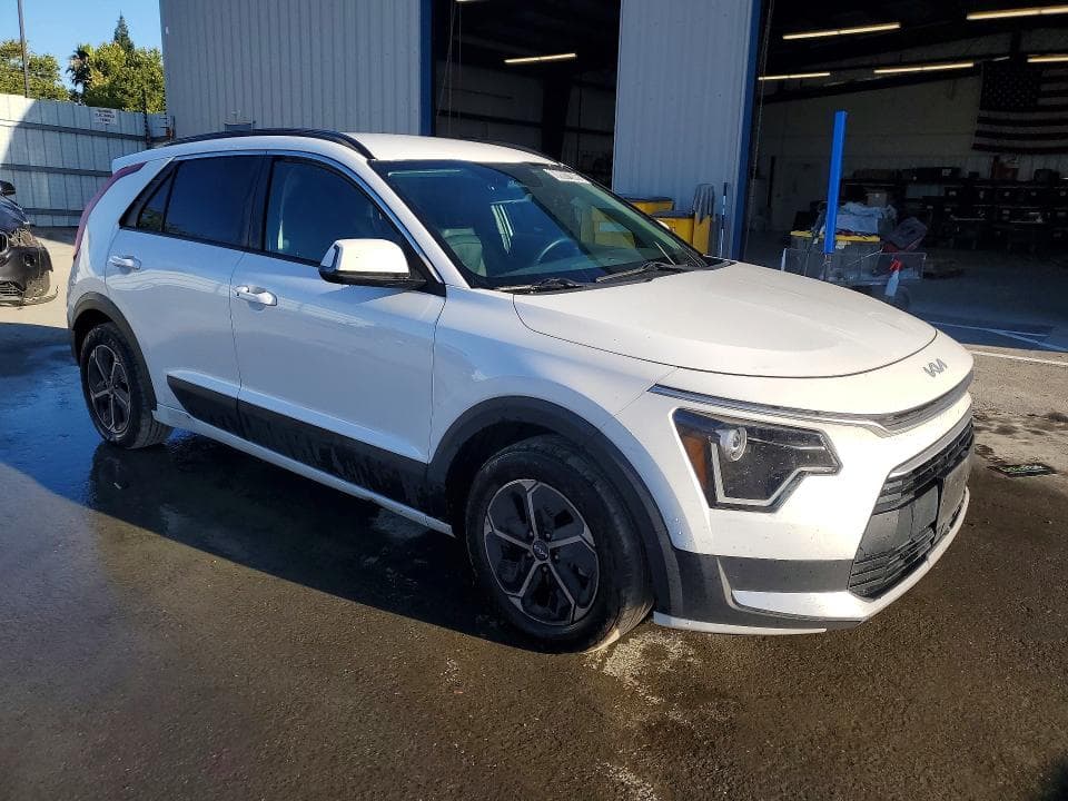 2023 KIA NIRO EX 4
