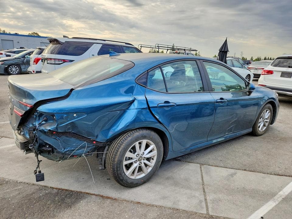 2025 TOYOTA CAMRY LE 3