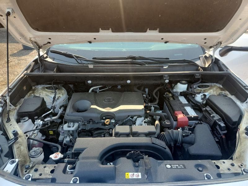 2021 TOYOTA RAV4 XLE 11