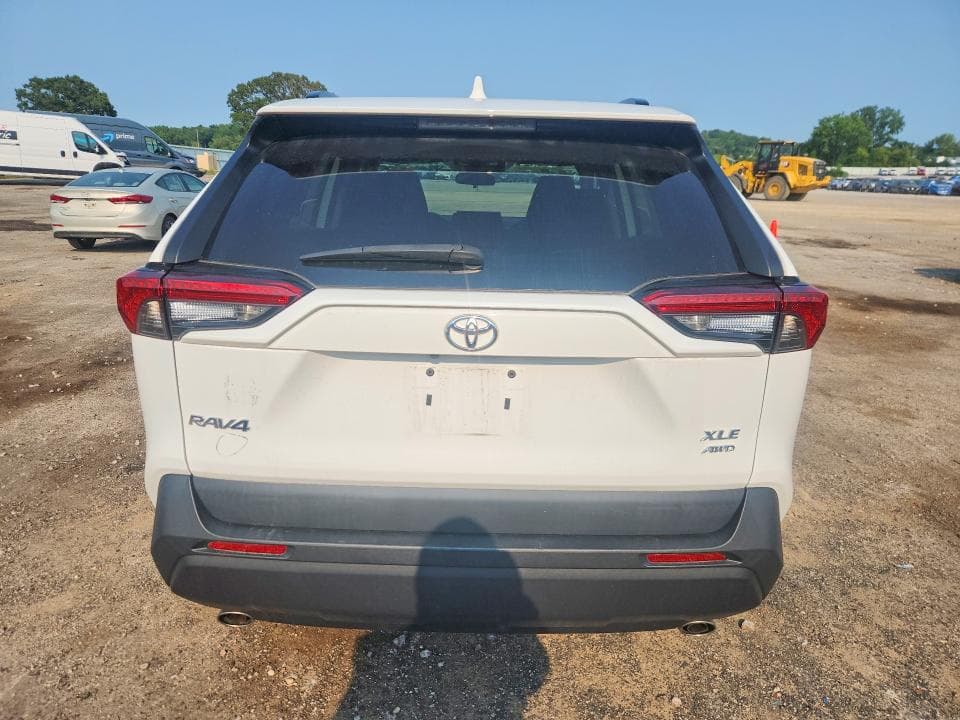 2021 TOYOTA RAV4 XLE 6