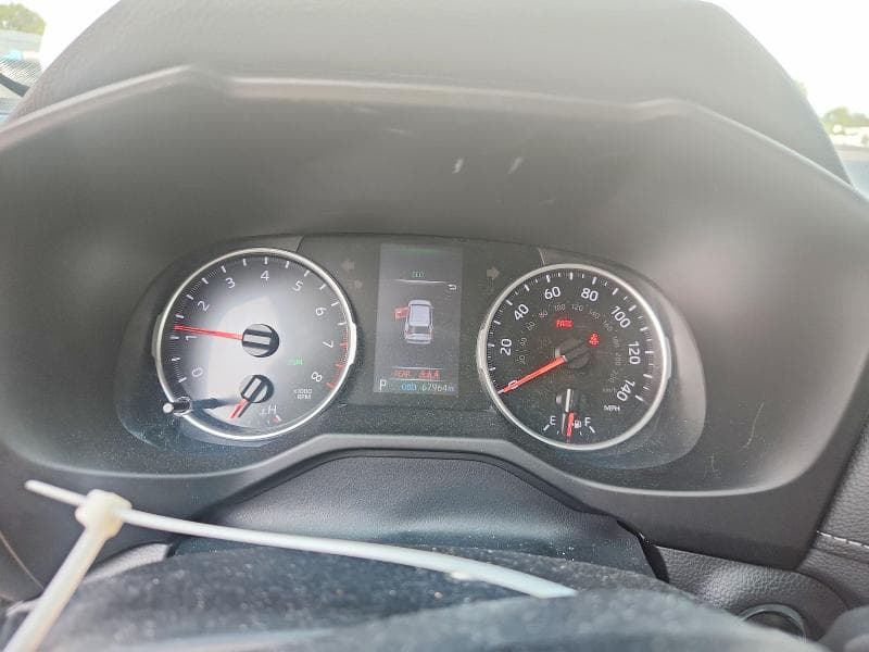 2021 TOYOTA RAV4 XLE 9