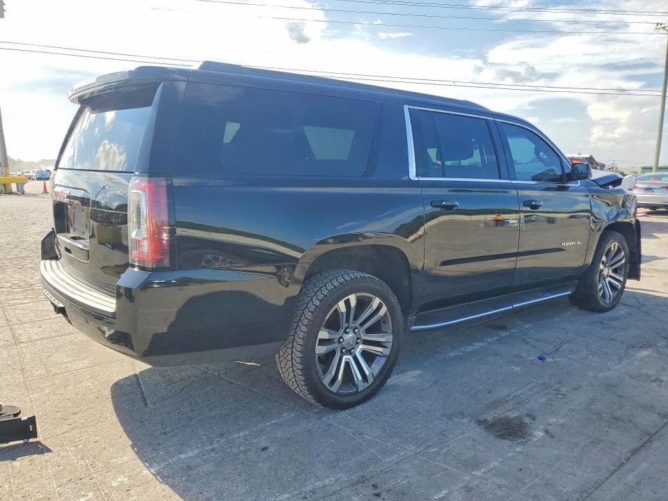 2018 GMC YUKON XL C1500 SLT 3