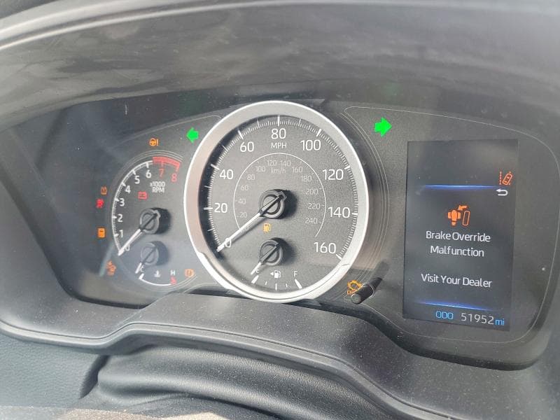 2022 TOYOTA COROLLA LE 9