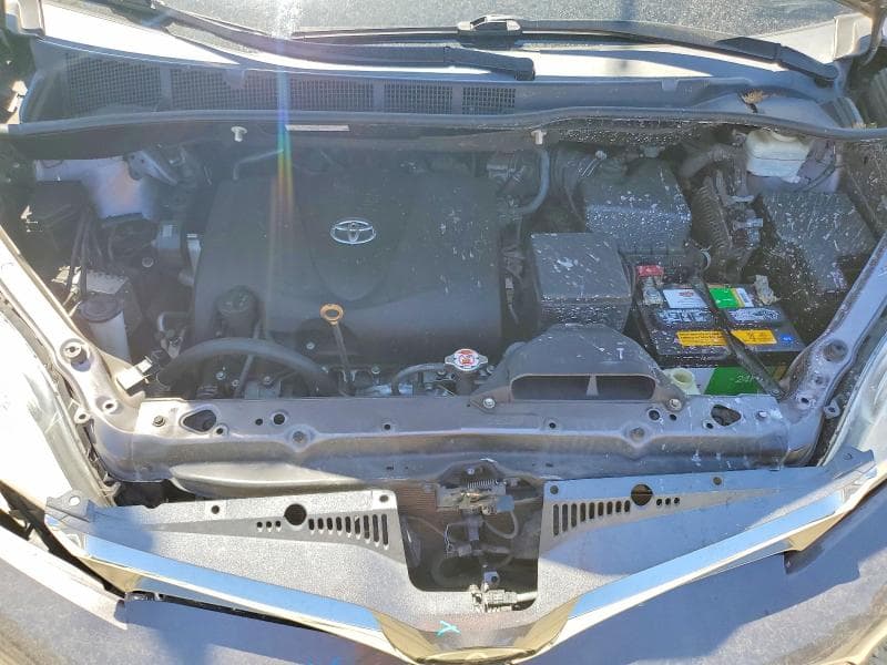 2020 TOYOTA SIENNA XLE 8-PASSENGER 12