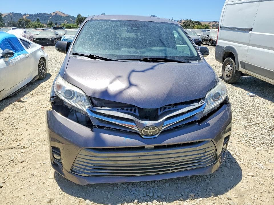 2020 TOYOTA SIENNA XLE 8-PASSENGER 5