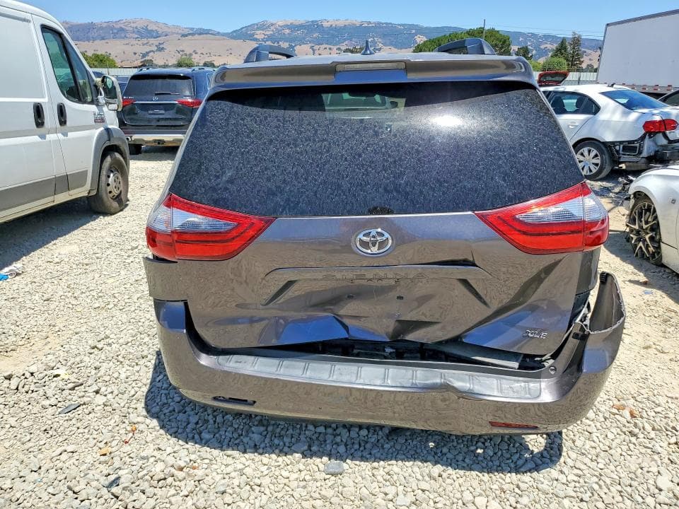 2020 TOYOTA SIENNA XLE 8-PASSENGER 6