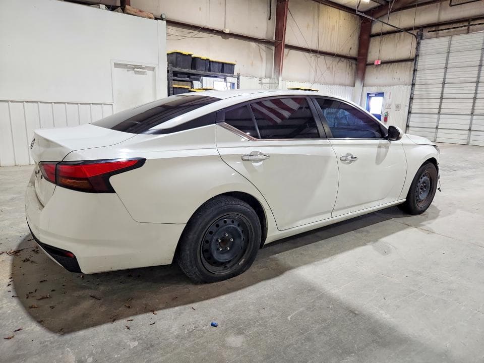 2022 NISSAN ALTIMA S 3