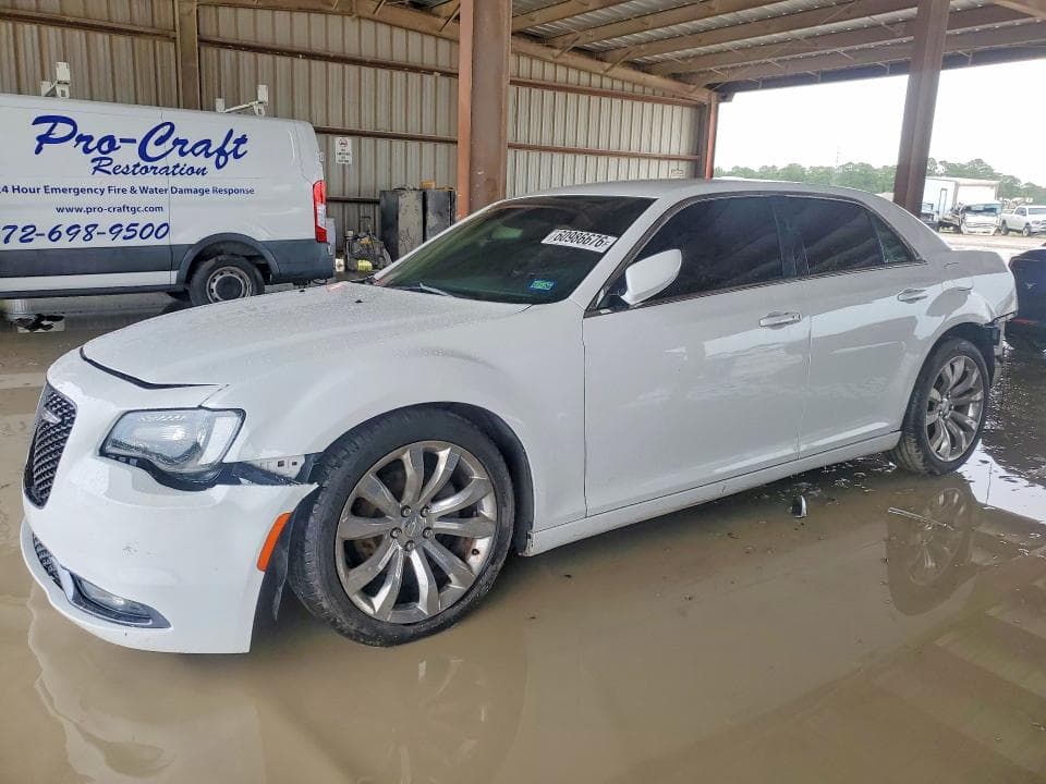 2019 CHRYSLER 300 TOURING - 1