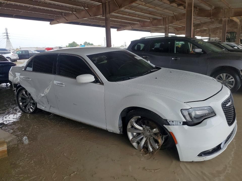 2019 CHRYSLER 300 TOURING 4