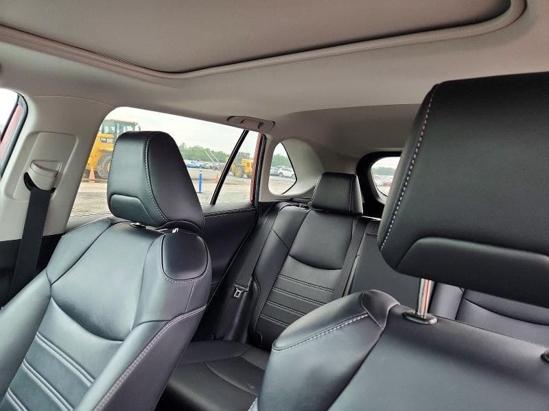 2020 TOYOTA RAV4 LIMITED 10