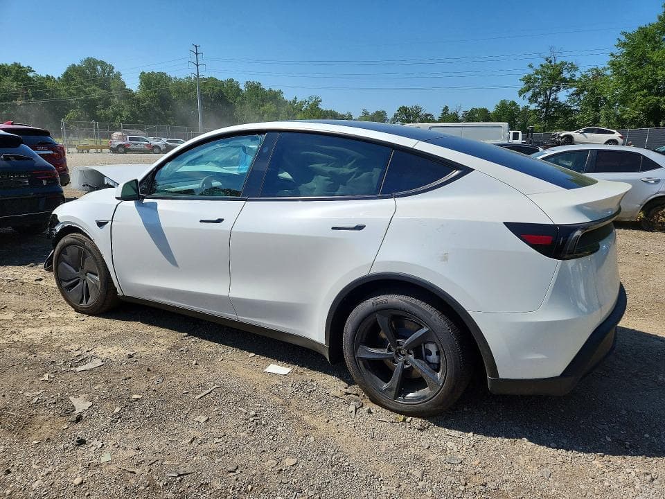 2026 TESLA MODEL Y 2