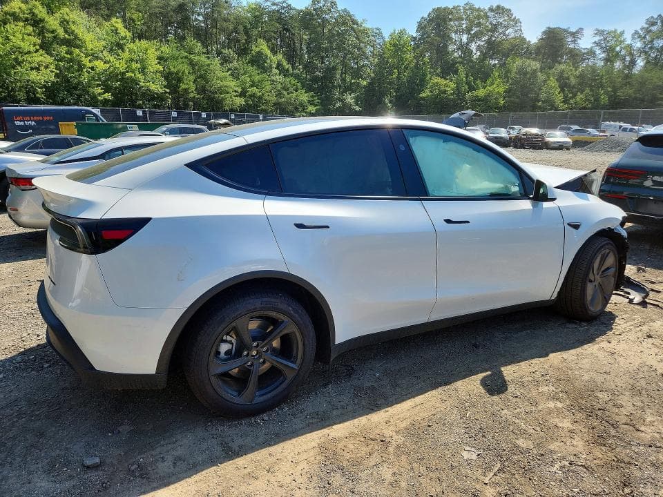 2026 TESLA MODEL Y 3
